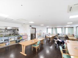 広々とした快適ダイニング