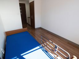 シンプルな居室の一角