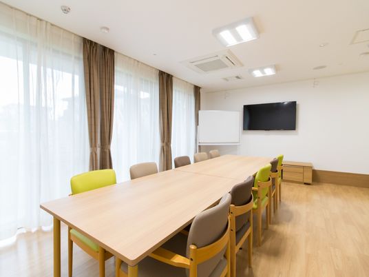 明るい多目的スペース