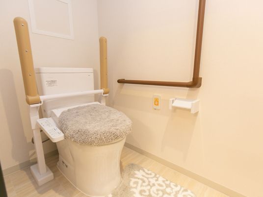 手すり付きトイレ設備