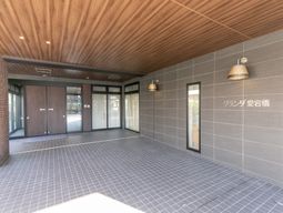 入口のエントランス