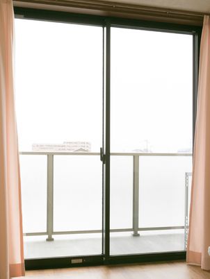 明るい空間のベランダ