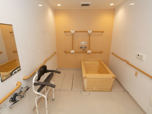 バリアフリー構造の浴室