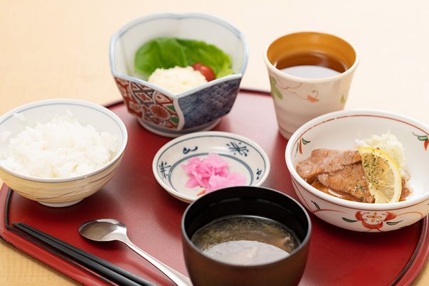 和風の食事セット