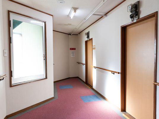 廊下の明るい空間