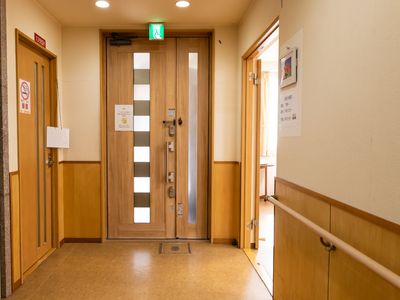 廊下の片引き戸と表示