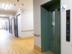 バリアフリーな廊下