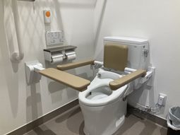 手すり付きトイレ
