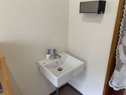 シンプルな洗面台