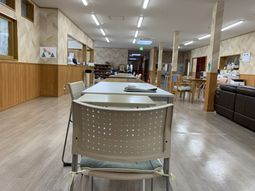 広々としたラウンジ