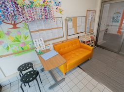 光差し込む休憩室