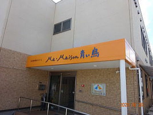 明るく開放的なエントランス