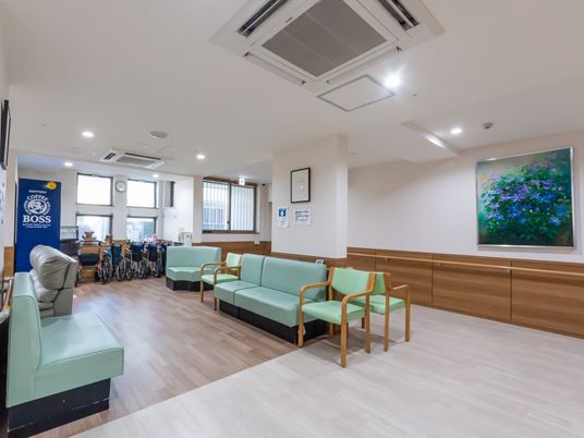 明るいラウンジ