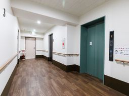 きれいな廊下の角