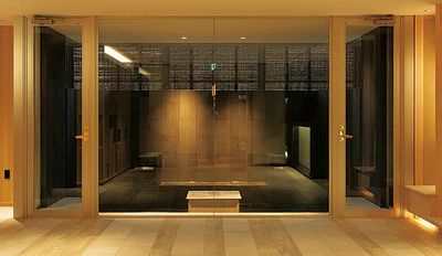 落ち着いた雰囲気のエントランス