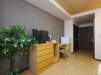 居室内の家具と装飾