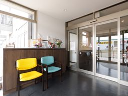 エントランスの明るい空間