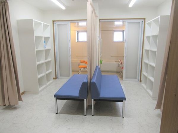 機能訓練室の明るい空間