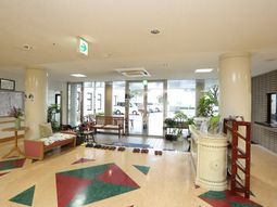 明るく広々としたエントランス