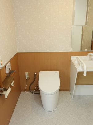 バリアフリーなトイレ空間