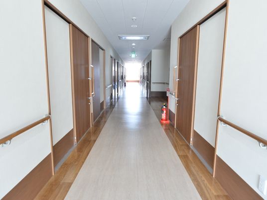 広々とした清潔な廊下