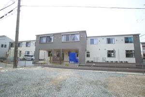 温かみのある建物の外観