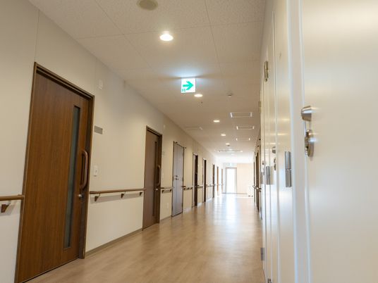 手すり付きの廊下