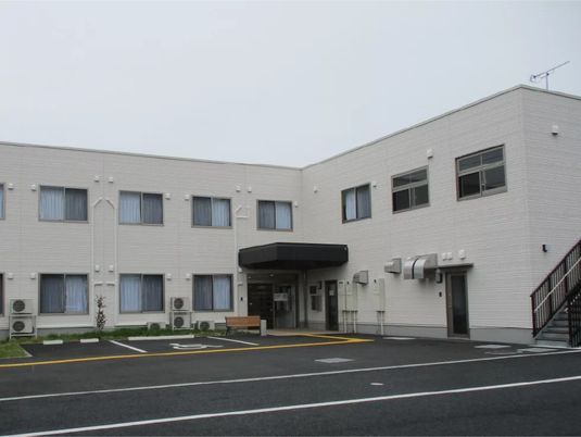 建物正面の外観  