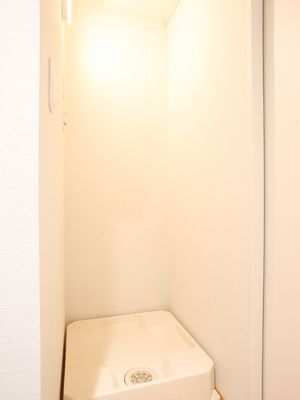 清潔なシャワールームの角