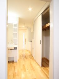 明るい居室の通路