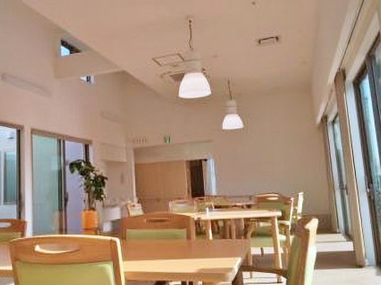 明るいダイニングエリア