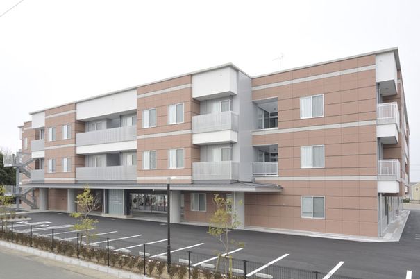 モダンな建物の外観