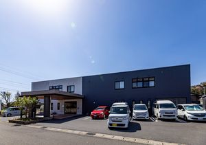 モダンな建物の外観