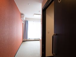 廊下と部屋の入口