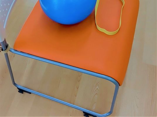 訓練器具のある室内  