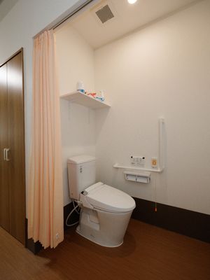 手すり付きトイレ