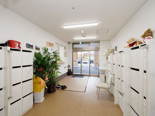 清潔なエントランス風景