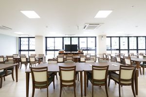 広々とした食堂の様子