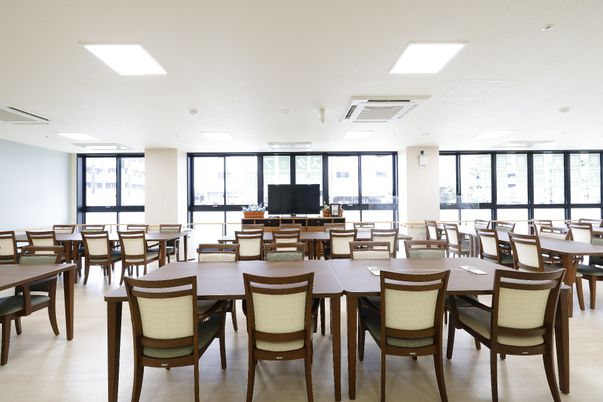 広々とした食堂の様子