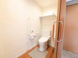 清潔なトイレの一室