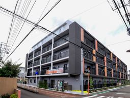 モダンな建物の外観