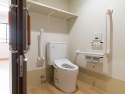 バリアフリーのトイレ設備