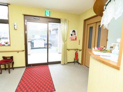 エントランスの明るい空間
