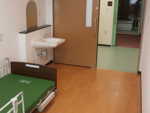 シンプルな居室 居室 清潔感のある居室はシンプルなデザインで、入居者が落ち着ける空間です。
