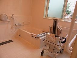 バリアフリーの浴室設備