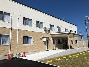 新しい建物の外観