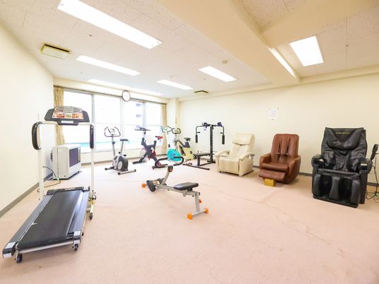 訓練機器が置かれた部屋