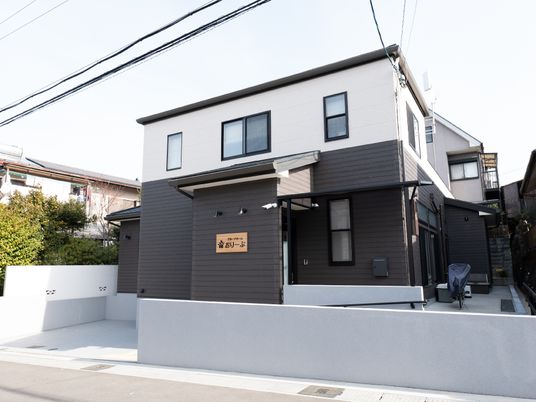 施設の外観