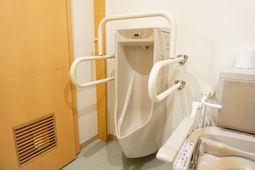 手すり付き洗面台
