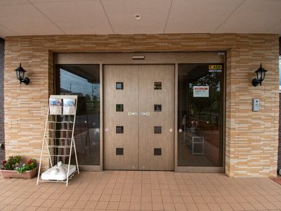 入口の自動ドア